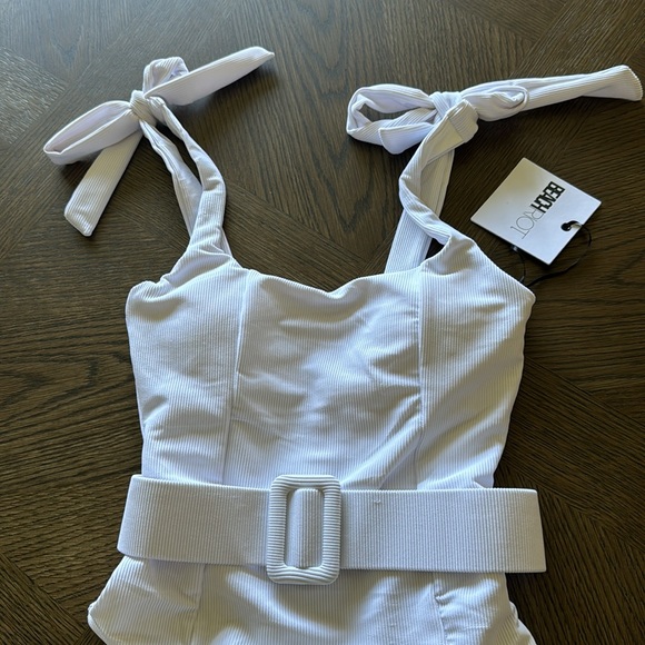 Beach Riot Sydney Belted One-Piece Swimsuit, White, MEDIUM, $168 - Picture 6 of 11